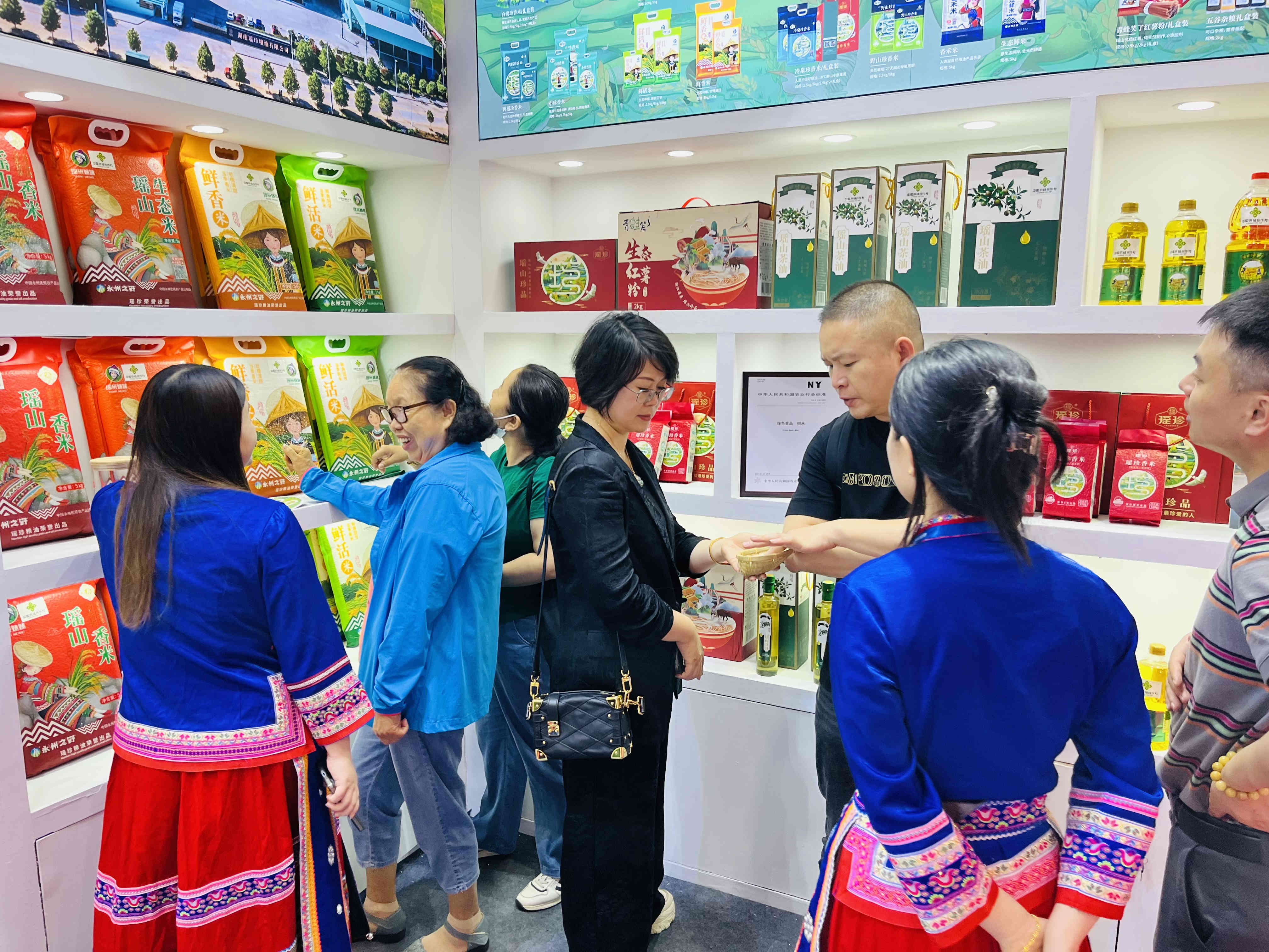 現(xiàn)場(chǎng)人(rén)氣圖 (1).jpg